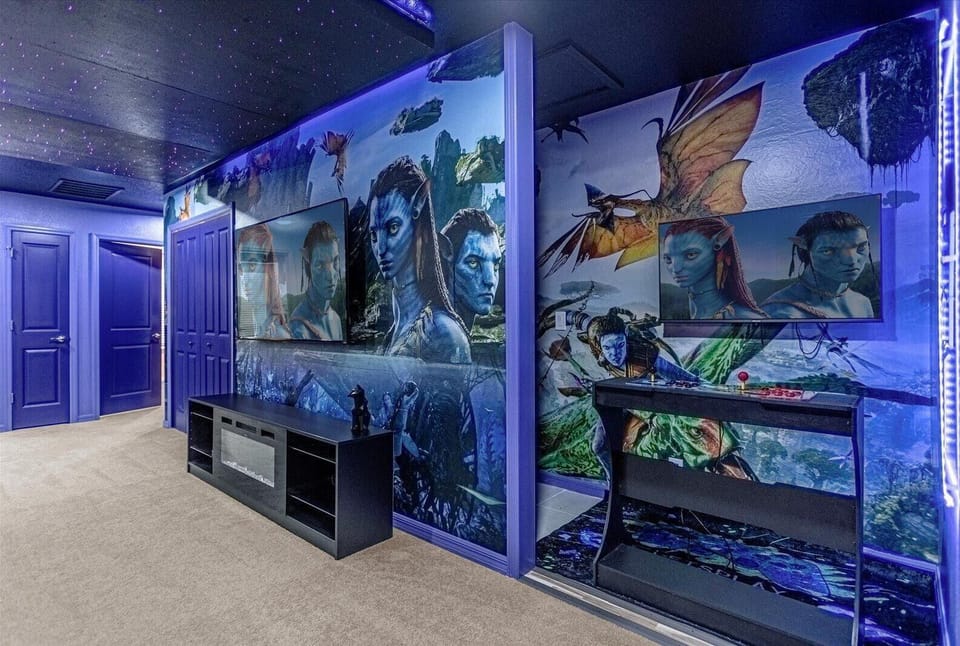 Pandora Escape | An Avatar-themed lounge with stunning, otherworldly vibes.
