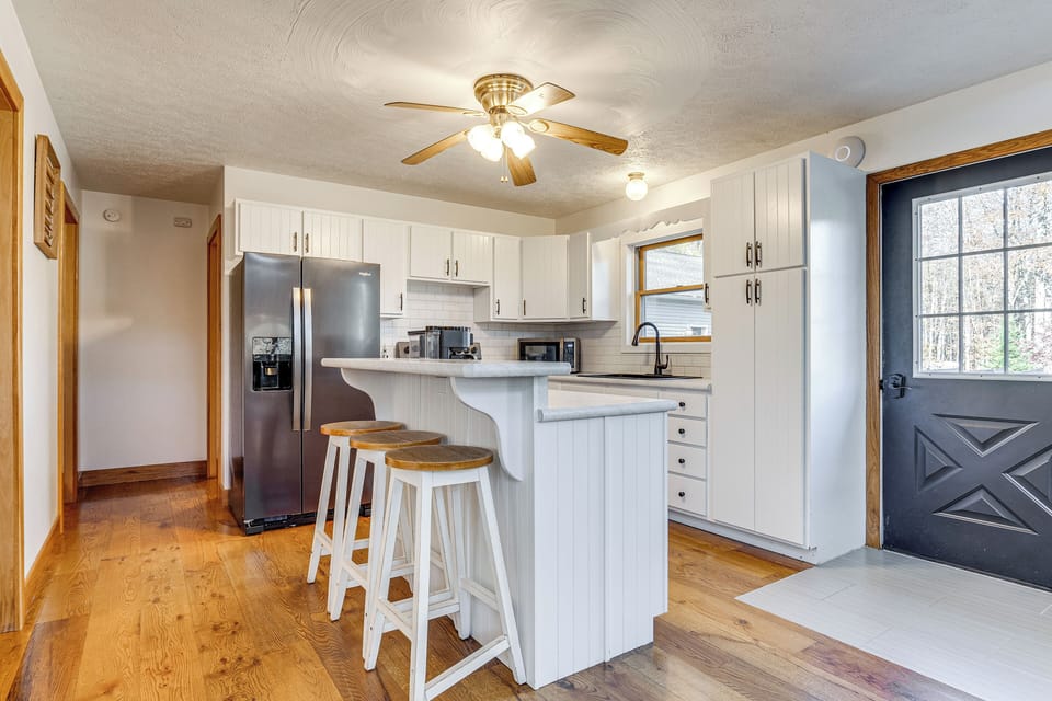 Kitchen | 2nd Floor | Keurig K-Duo | Blender | Toaster
