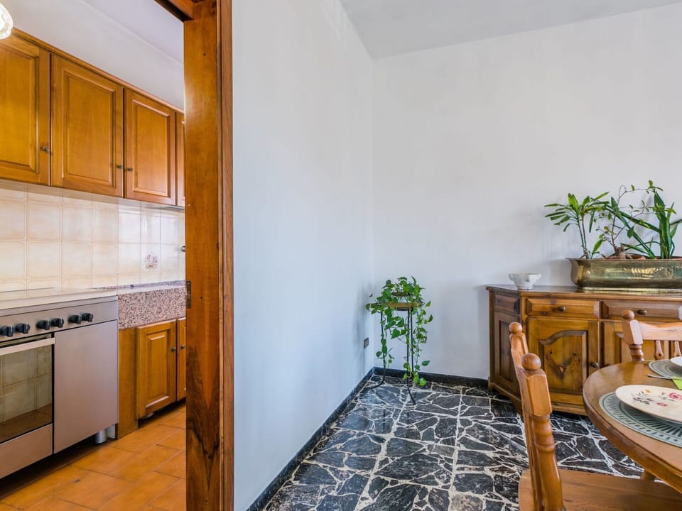 Furniture, Property, Plant, Cabinetry, Flowerpot, Wood, Building, Houseplant, Interior Design, Flooring