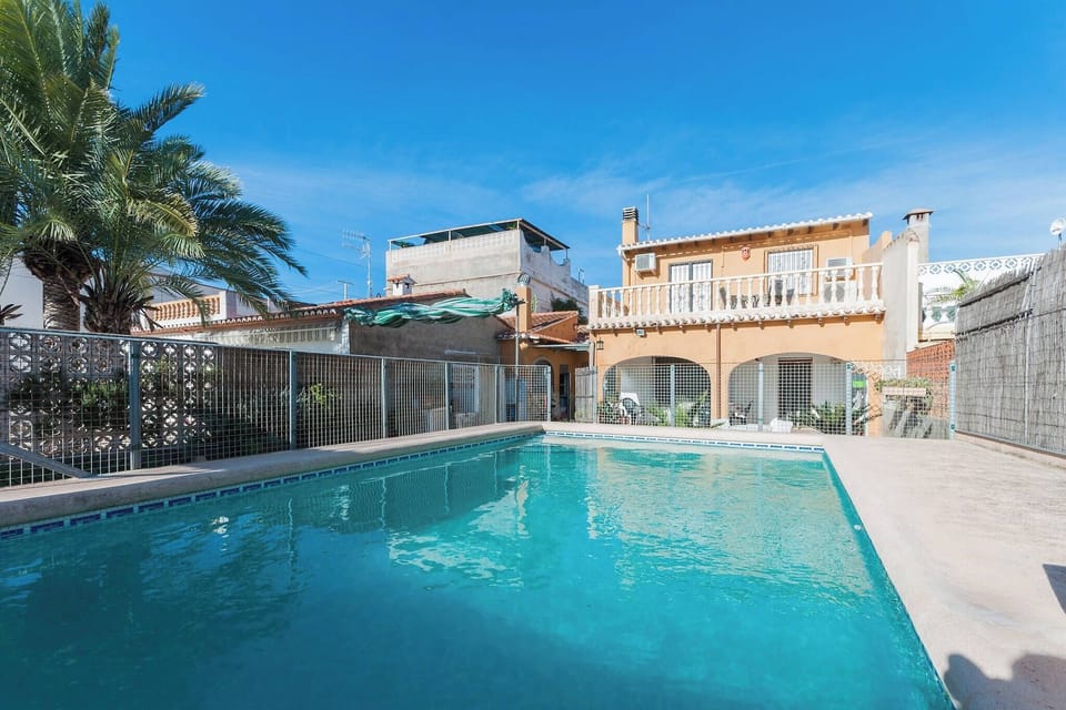 Holiday Home Swimming Pool