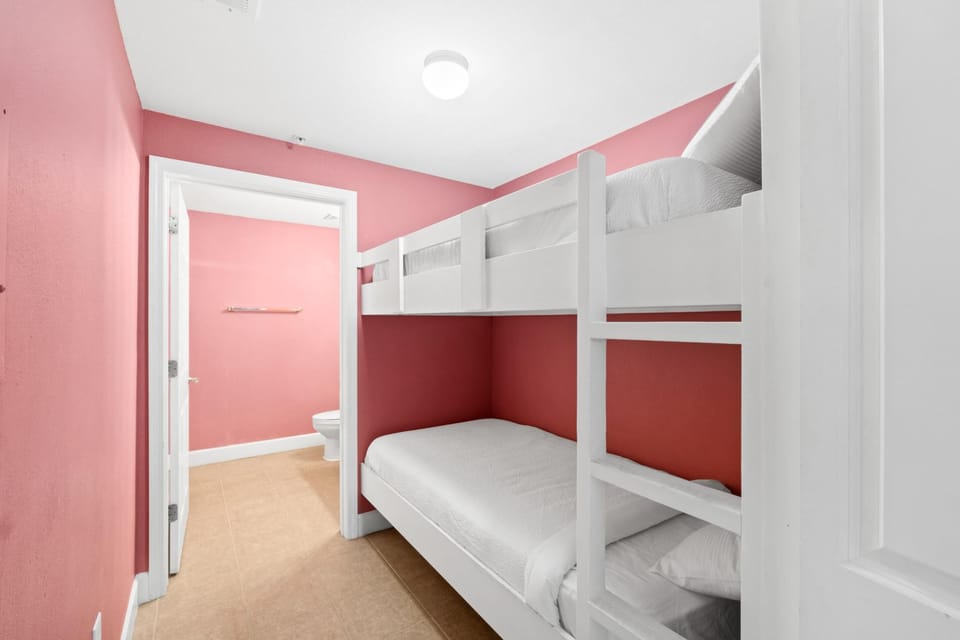Bunk Alcove