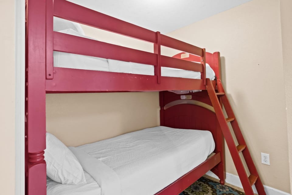 Bunk Alcove