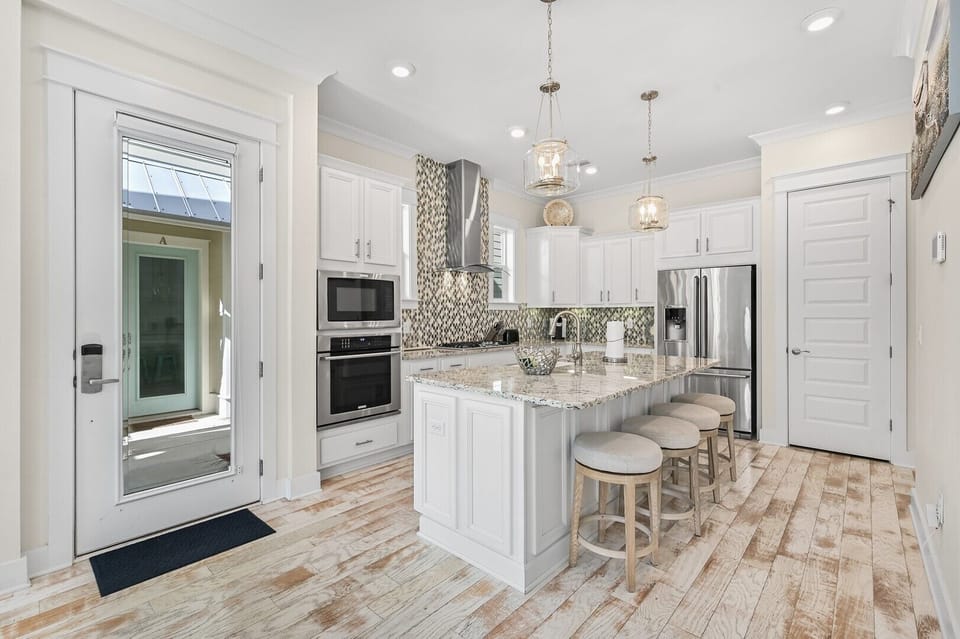 Kitchen with Breakfast Bar