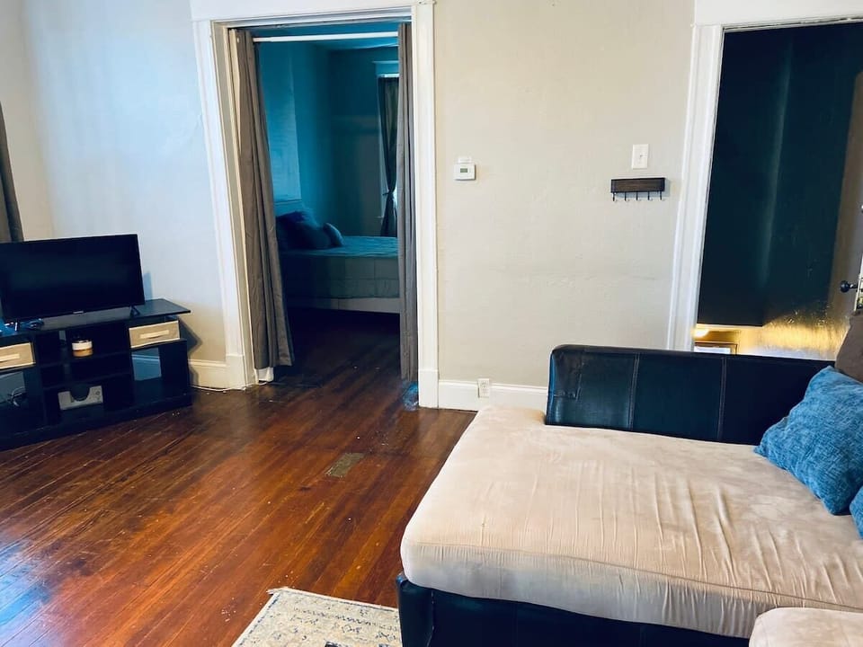 Queen bedroom with fast Wi-Fi · quiet residential block