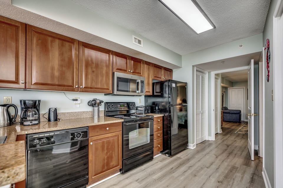 Full kitchen