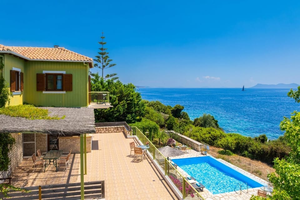 Beautiful villa with private pool and terrace with sea views