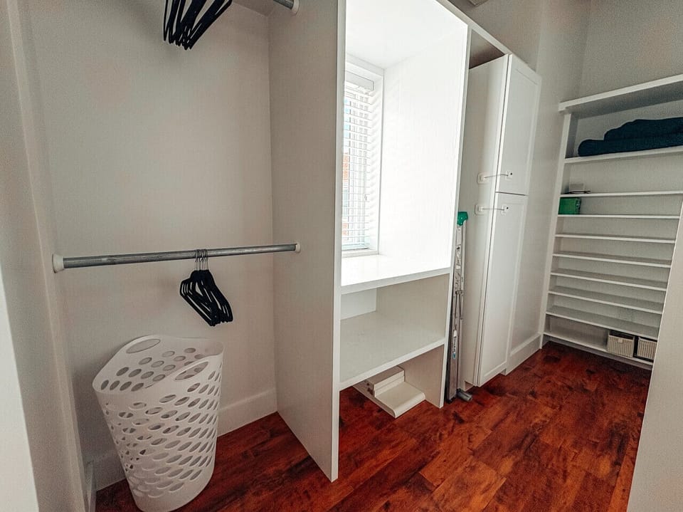 Walk-in closet
