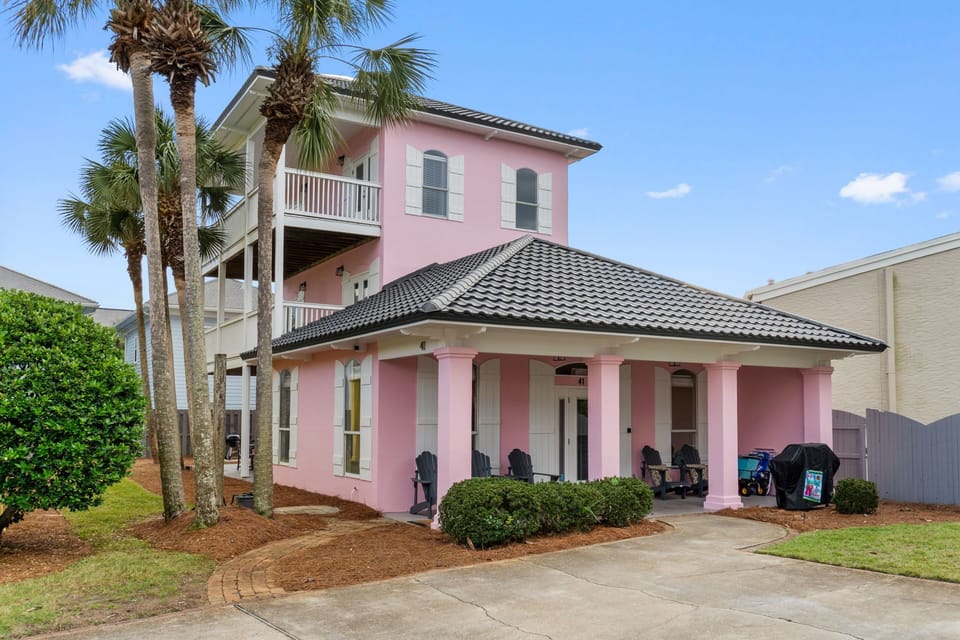 Flamingo Destin - Upscale private beach house, just steps from the beach