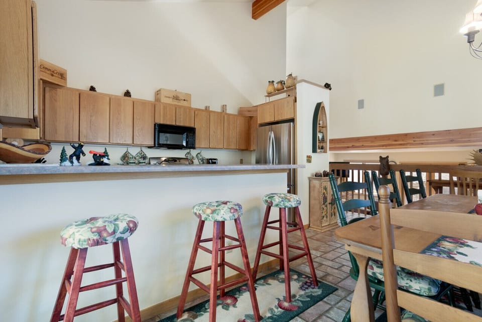 Bar Area and Dinning Room