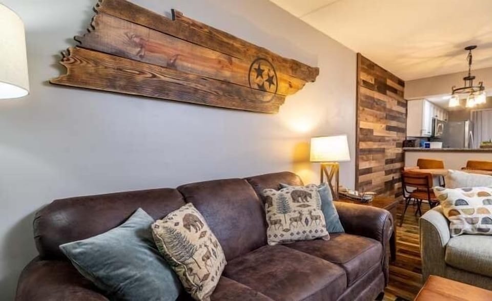 Living room Tennessee artwork