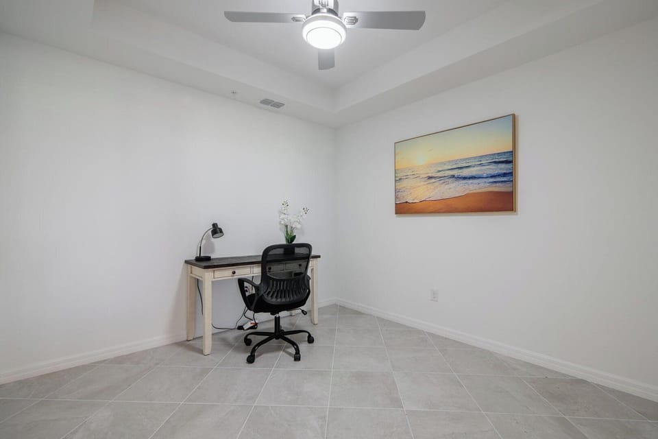 Den / Work Space