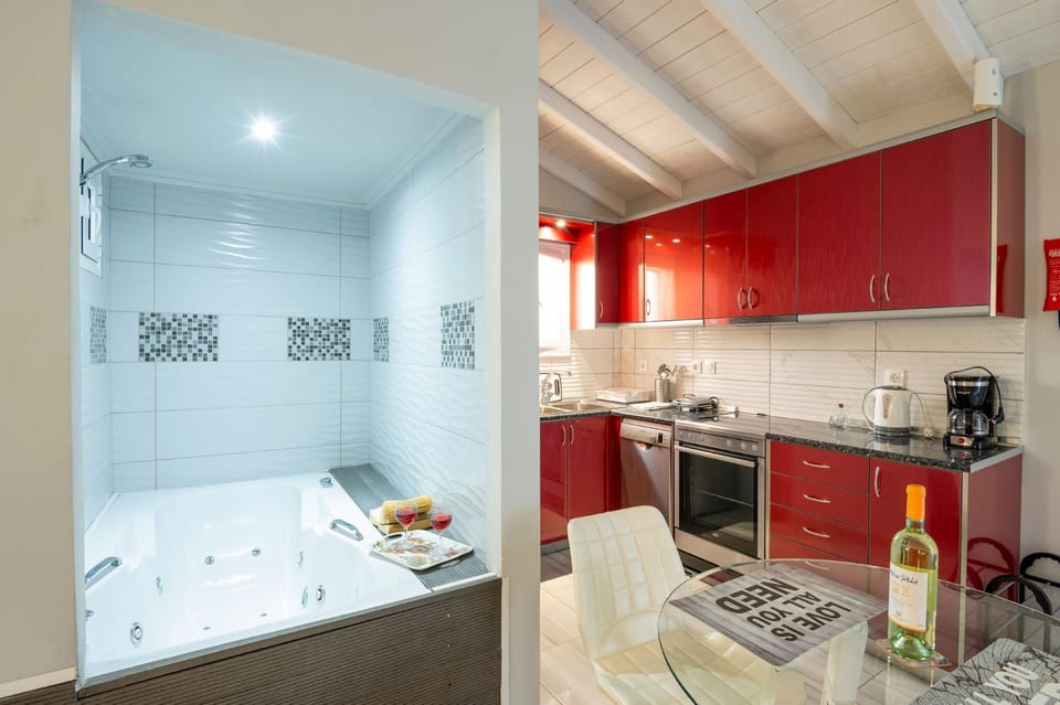 Jaccuzi relaxing area integrated with living area