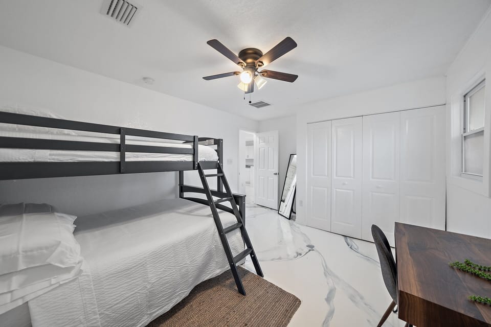 Bedroom 3 - Twin over Full Bunk