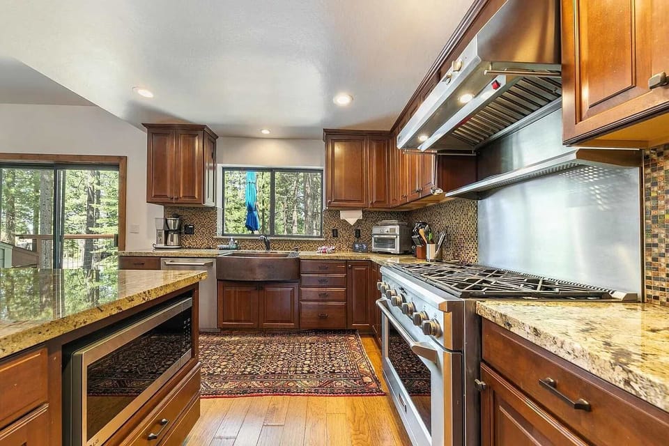 Kitchen: Well-equipped kitchen, updated appliances, Keurig coffee machine, air fryer, Crockpot, blender, waffle maker, 4 barstools
