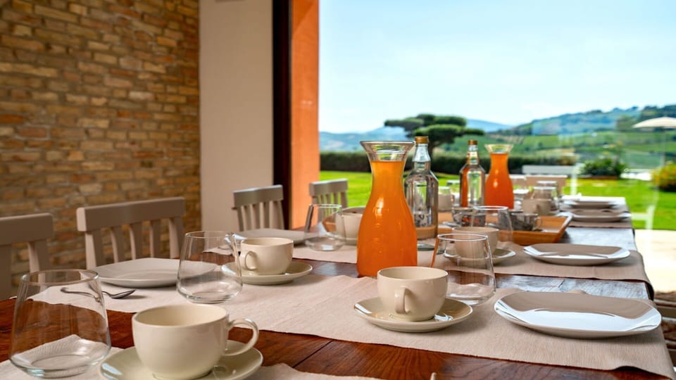 Tableware, Table, Drinkware, Dishware, Furniture, Coffee Cup, Cup, Plate, Sky, Serveware
