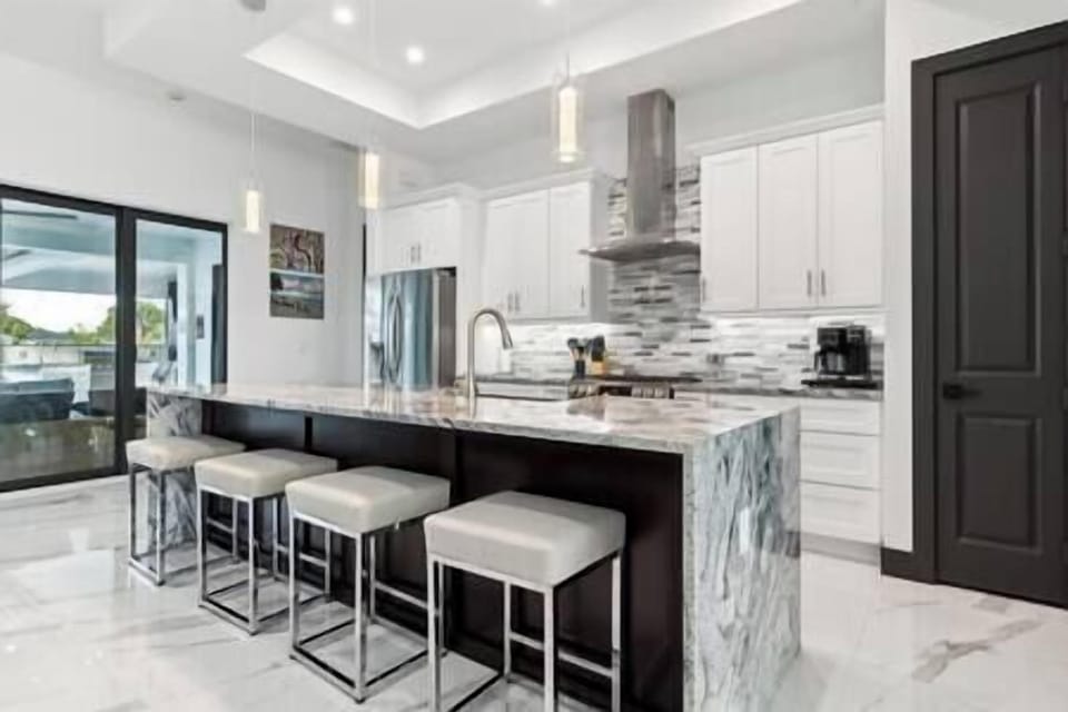 Kitchen with beautiful Island seating