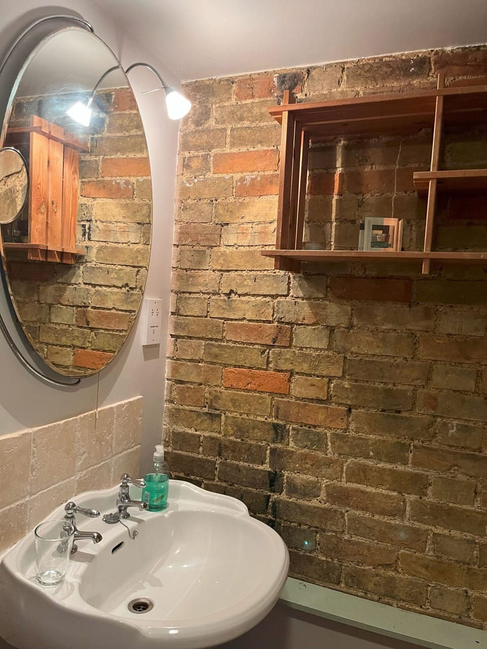 Shaving point and mirror