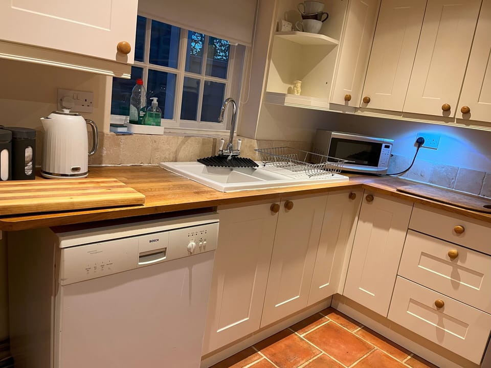 Kitchen with dishwasher