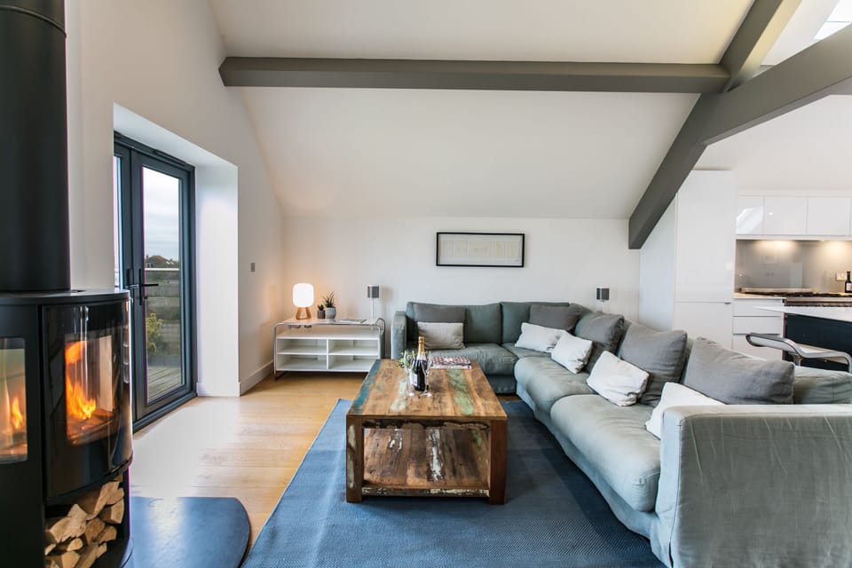 Living Room / Lounge