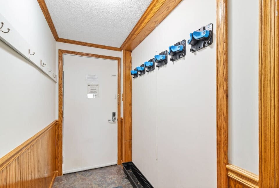 Ski holders & hooks for your gear