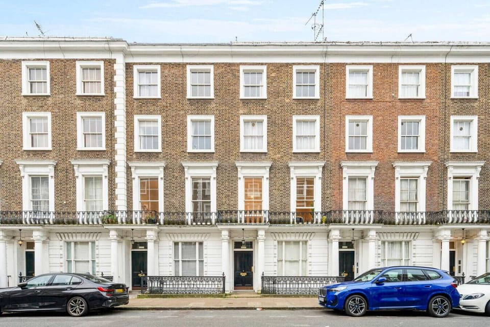 Classic British Townhouse Apartment