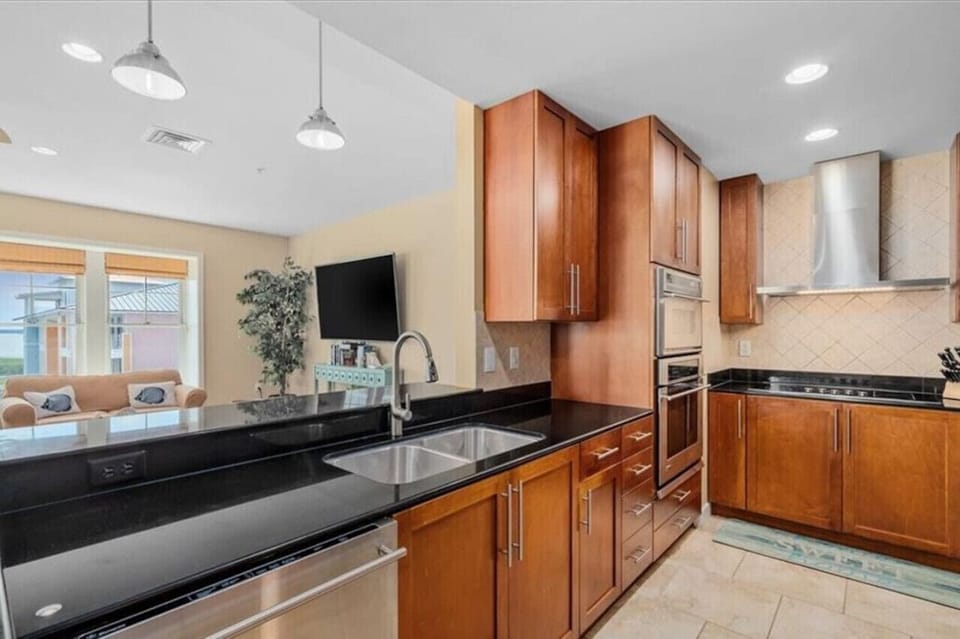 A bright, modern kitchen ready for everything from quick breakfasts to family dinners.