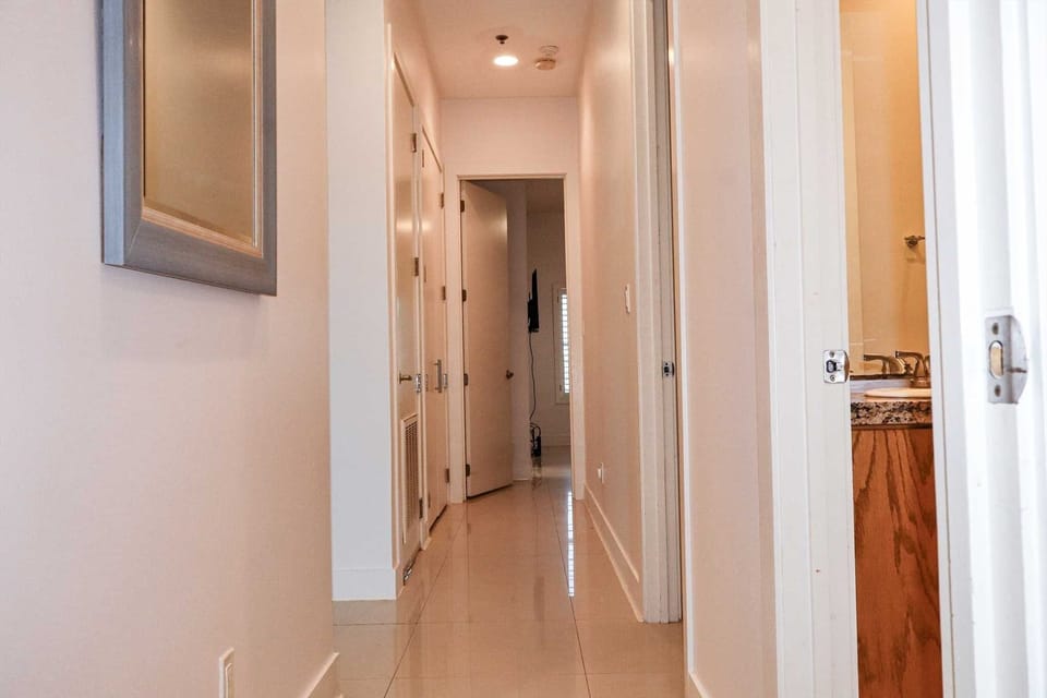 Indoors, Floor, Sink, Flooring, Architecture