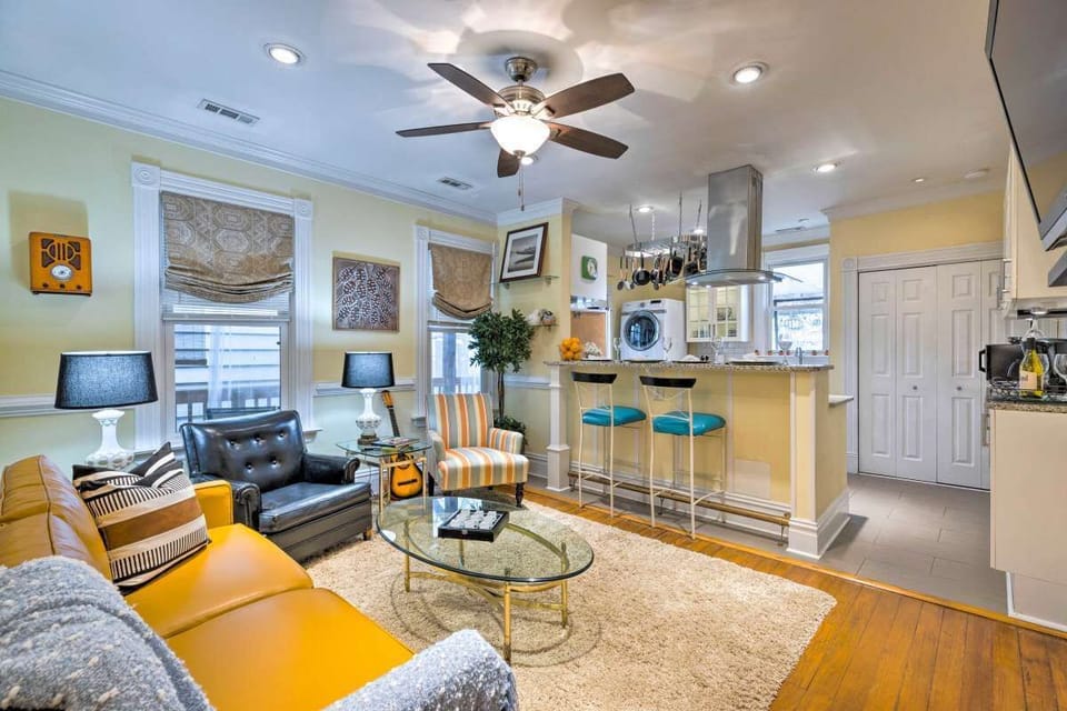 Living room full view.