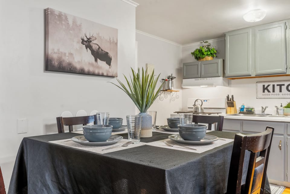 Dining table with seating for 4