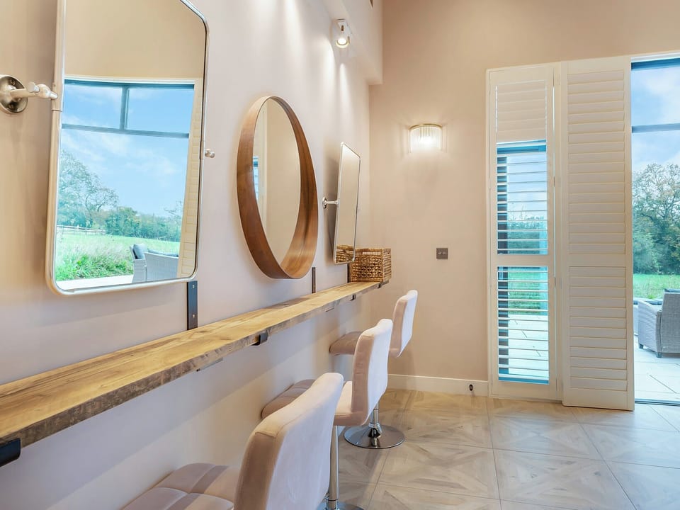 Living area/ Bedroom 3 | OhSo Cabin, Exeter