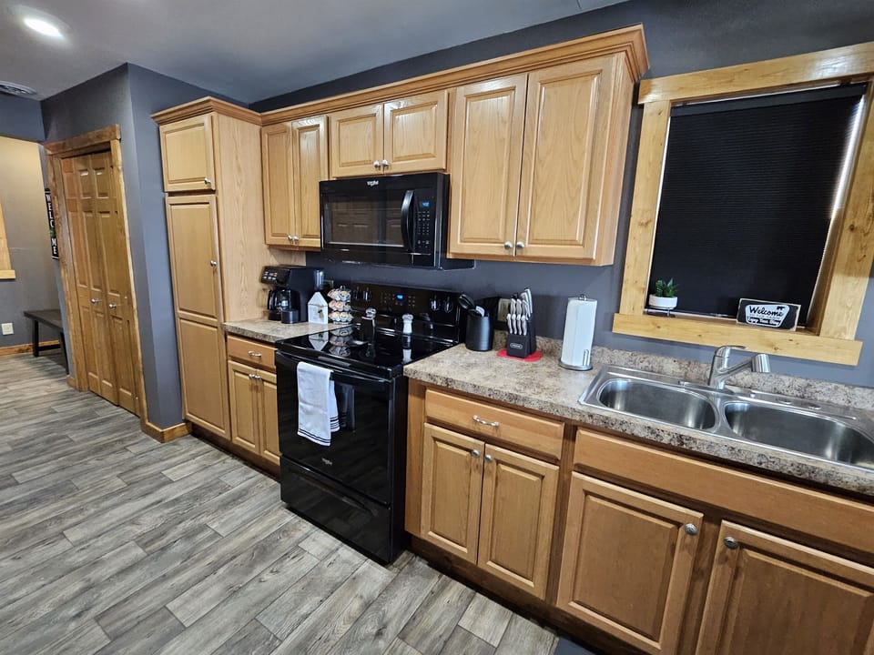 Kitchen, Main Level, Electric Stove, Microwave, Fridge