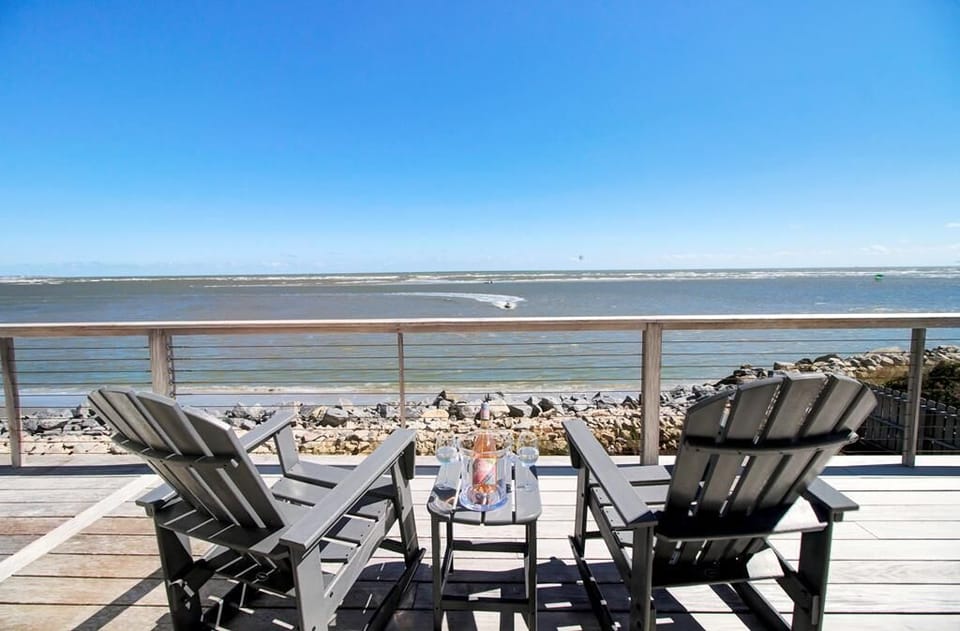 South Side, Oceanfront Deck, 1st Floor