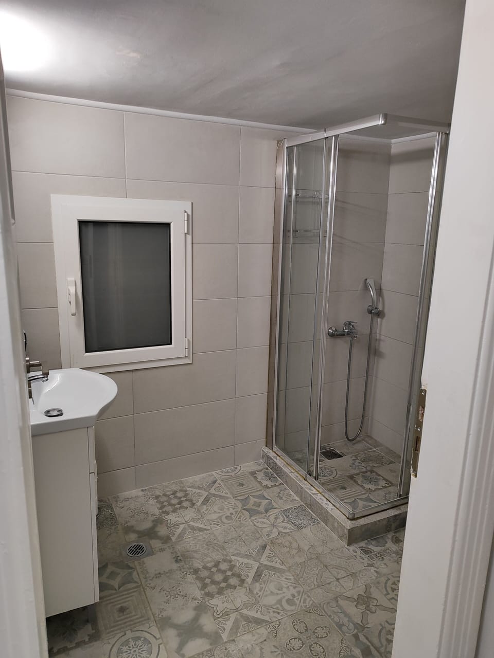 Shower room and WC 