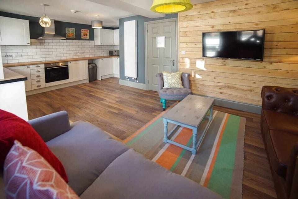 Communal TV/Lounge area.
