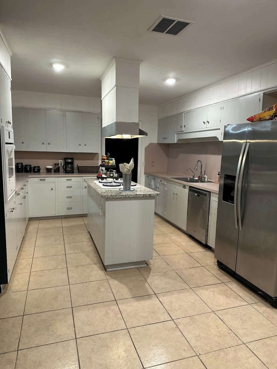 Enjoy the convenience of a fully equipped kitchen, perfect for preparing meals at your leiThere is a complimentary coffee station, complete with a selection of creamers and freshly brewed coffee. We've also provided an assortment of essential spices.