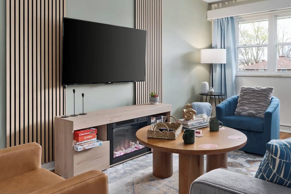 Enjoy our 55'' Roku TV, fireplace, and numerous board games (both for kids and adults!) in the living room. Please note, no streaming services are provided. Please feel free to login in with your subscriptions. 