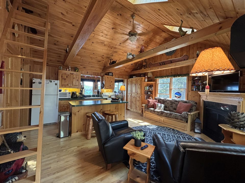 Living Room/Kitchen
