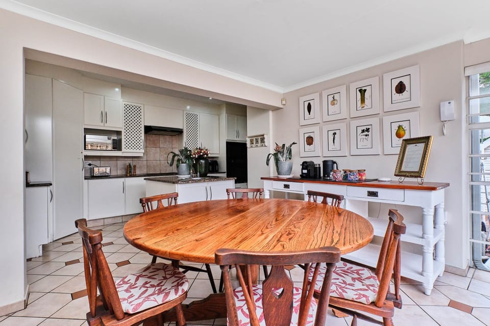 The Manor - Dining Room 2 - L96