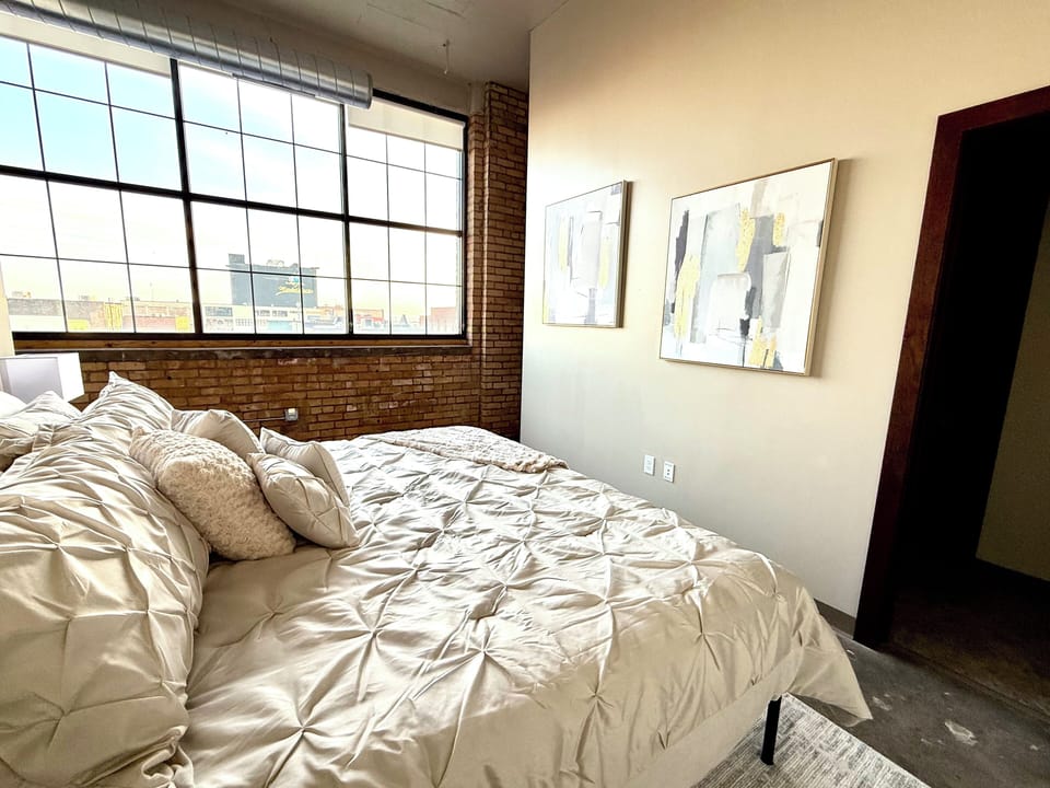 Lofts 304 master bd