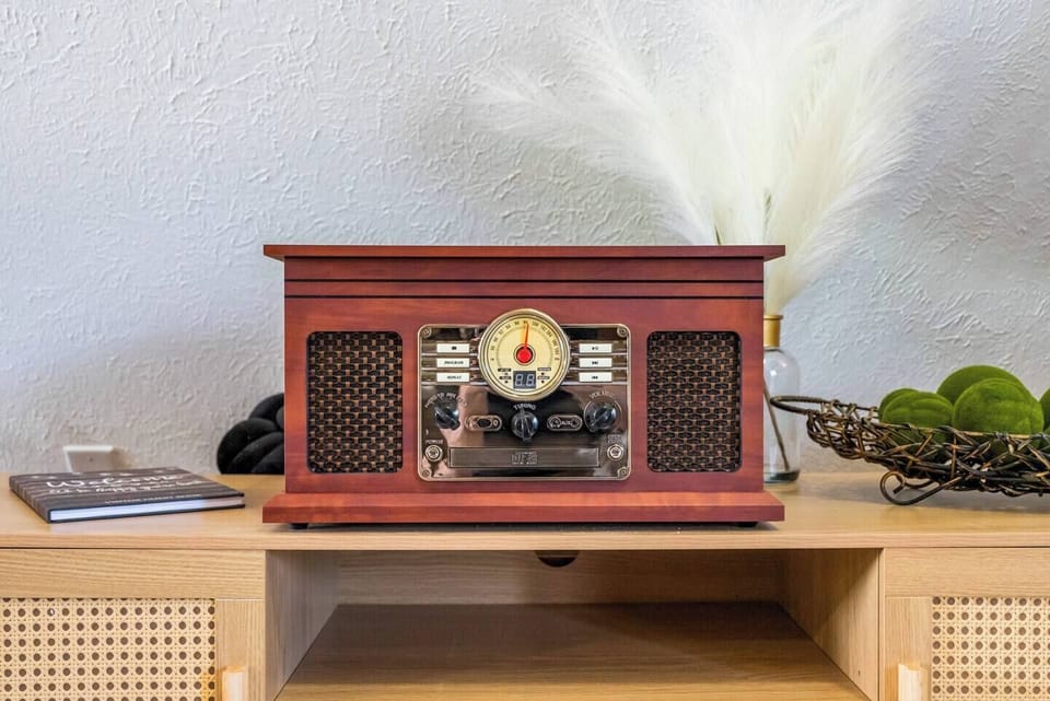 Record player with CD slot & bluetooth speakers!