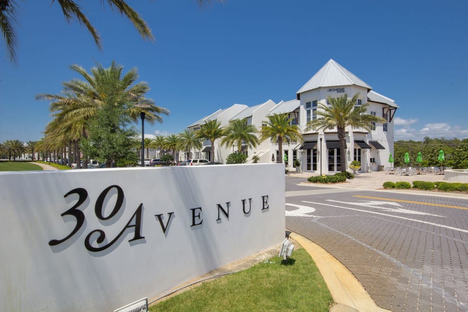 Near 30 Avenue Shopping and Dining