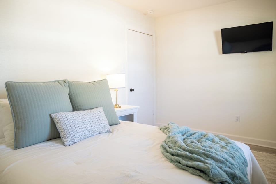 Guest Bedroom #1 with Smart TV