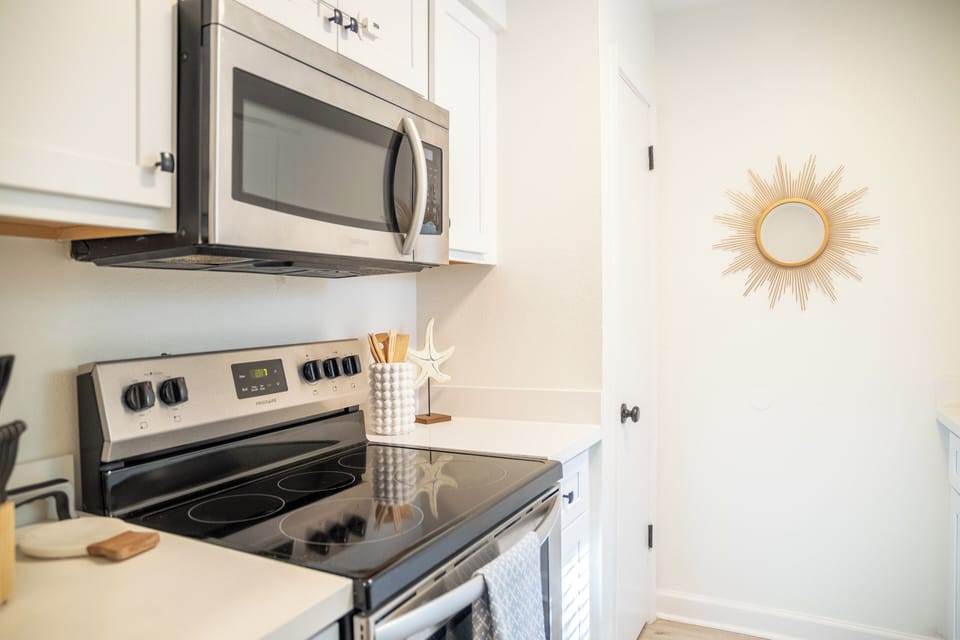 Full kitchen for cooking meals