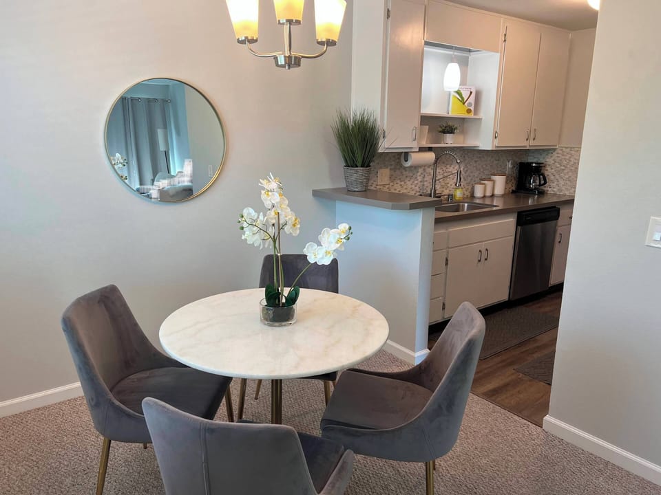 Dining Room & Kitchen