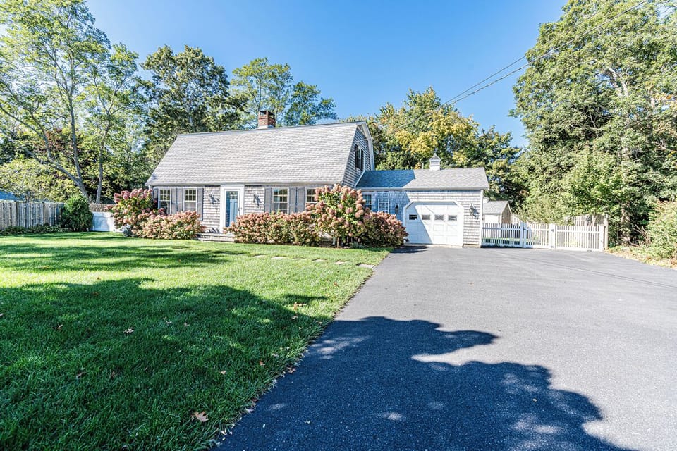 Large driveway. Ample Parking.