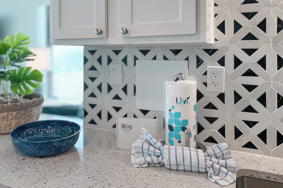 Kitchen amenities