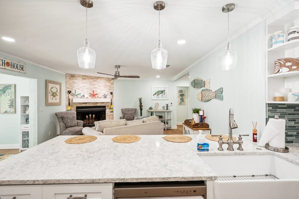 Illuminate your space with style! Our modernized hanging lights add a chic touch to any room, creating an inviting atmosphere.