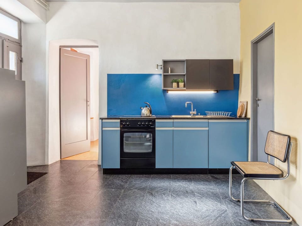 Cabinetry, Countertop, Kitchen, Floor, Flooring, Wood, Drawer, Real Estate, Houseplant, Hardwood