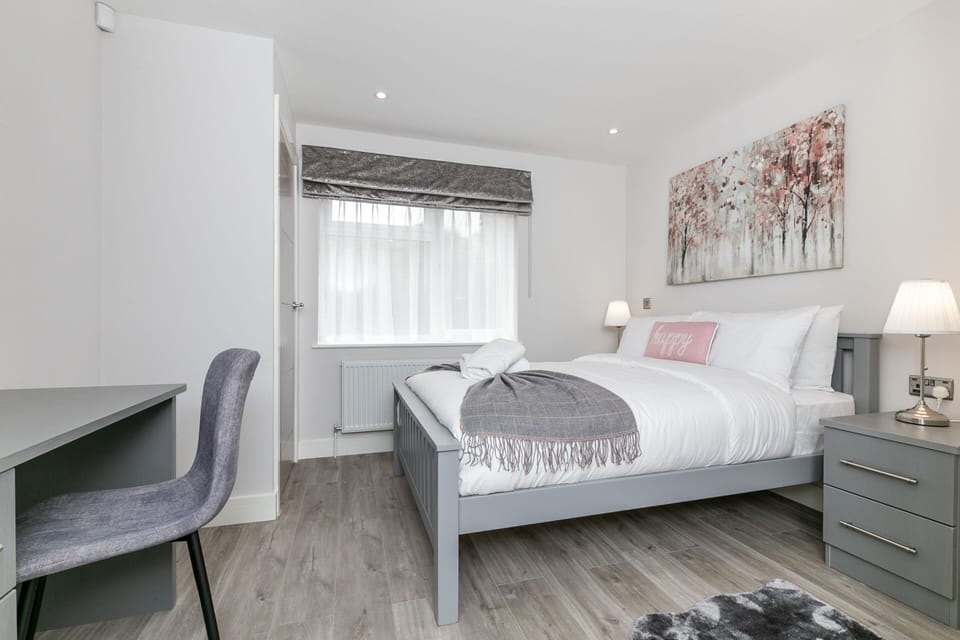 Deluxe Apartment - Double Bedroom