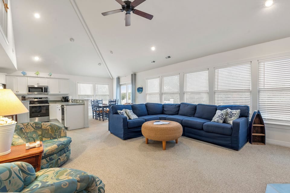 HK71: Seas The Day | Top Level Living Area